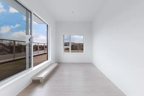 417 2345 RINDALL AVENUE image #2