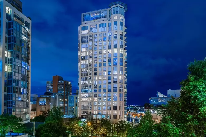 501 1000 BEACH AVENUE image #1