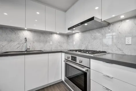 907 7368 GOLLNER AVENUE image #3