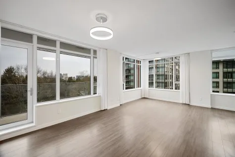 907 7368 GOLLNER AVENUE image #4