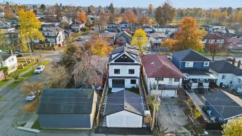2691 KITCHENER STREET image #1