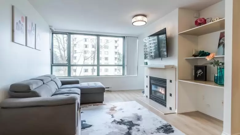 303 4888 HAZEL STREET image #1