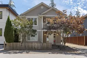 320 SPRUCE STREET, Cultus Lake & Area, Cultus Lake, BC