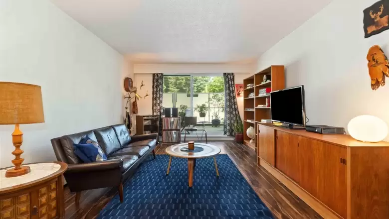 102 331 KNOX STREET image #1