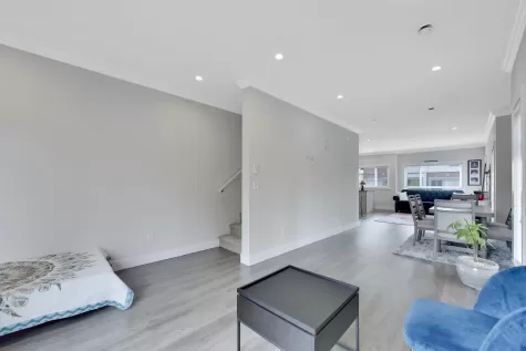 1 13328 96 AVENUE image #1