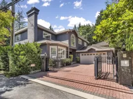 4035 SUNSET BOULEVARD, North Vancouver, North Vancouver, BC