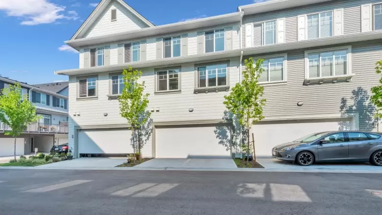44 15487 99A AVENUE image #1