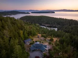 10339 SUNSHINE COAST HIGHWAY, Sunshine Coast, Halfmoon Bay, BC