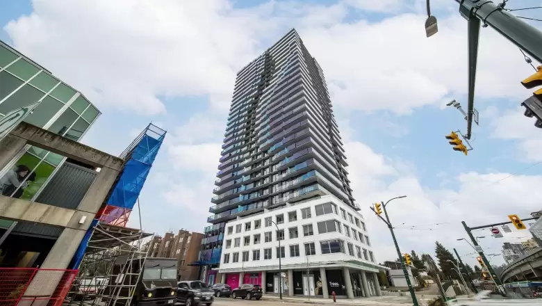 2206 5058 JOYCE STREET image #1