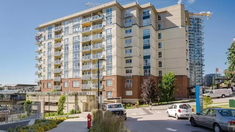 302 200 KEARY STREET image #1