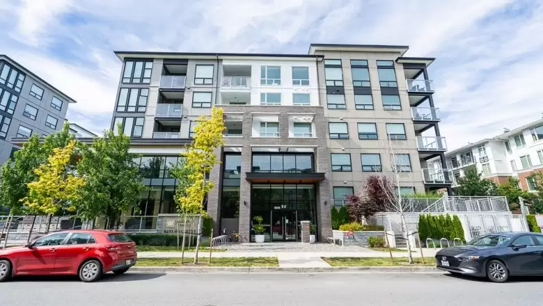 312 9233 ODLIN ROAD image #1