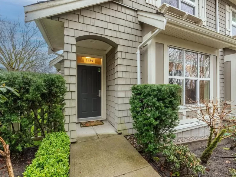 1439 COLLINS ROAD image #1