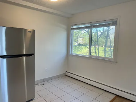 212 7220 LINDSAY ROAD image #4