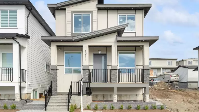 16743 15A AVENUE image #1
