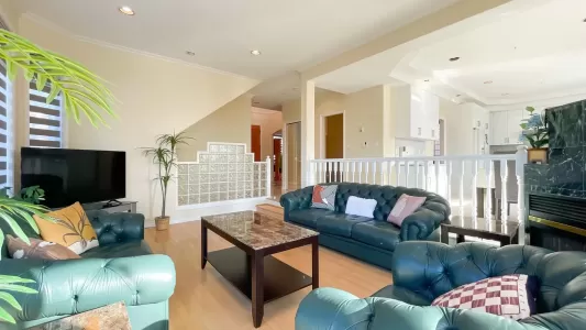 2056 SCARBORO AVENUE image #1