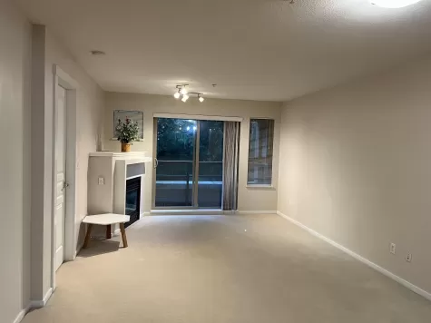 409 9319 UNIVERSITY CRESCENT image #1