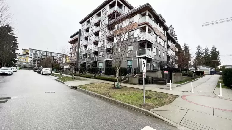 109 717 BRESLAY STREET image #1