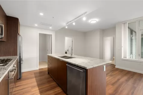 713 8688 HAZELBRIDGE WAY image #4