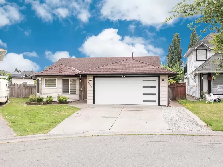 8508 121 STREET image #1