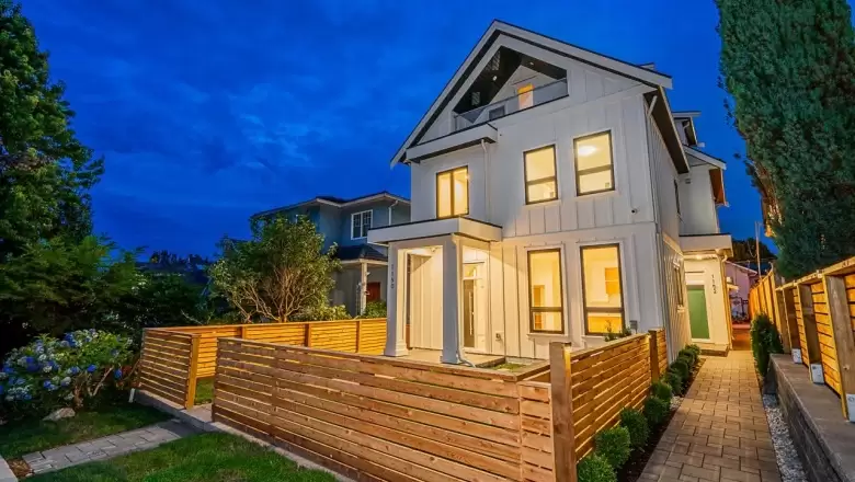 1152 ROSSLAND STREET image #1