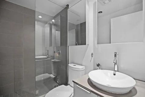 3101 128 W CORDOVA STREET image #2