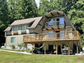 2617 SUNSHINE COAST HIGHWAY, Sunshine Coast, Roberts Creek, BC