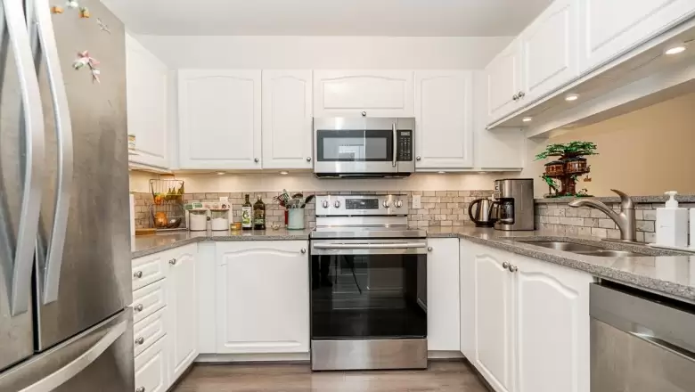 103 7326 ANTRIM AVENUE image #1