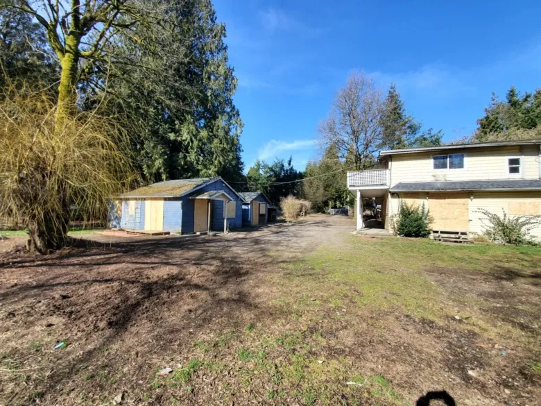 9185 187 STREET image #1