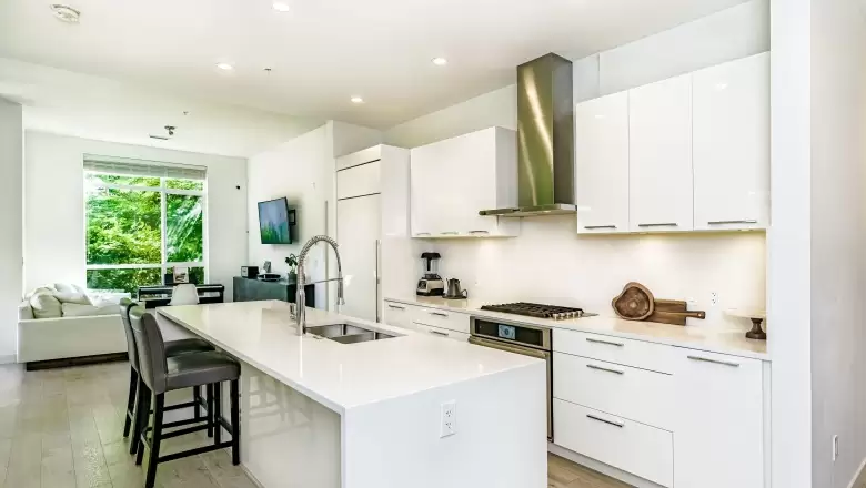111 3581 ROSS DRIVE image #1