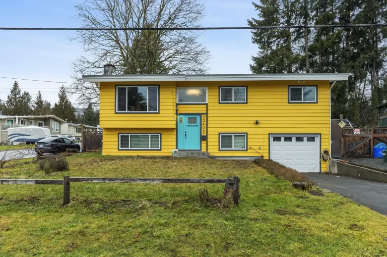 32127 HOLIDAY AVENUE image #1