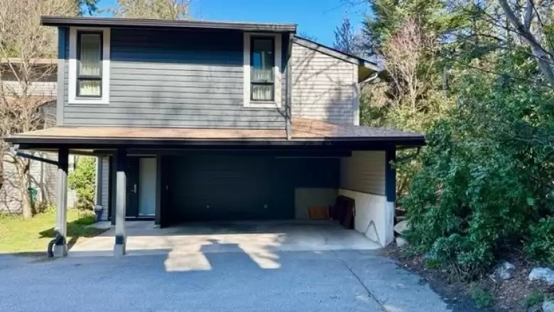 7293 WEAVER COURT image #1