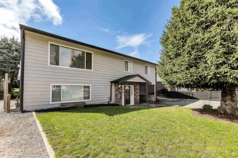 21664 126 AVENUE image #1
