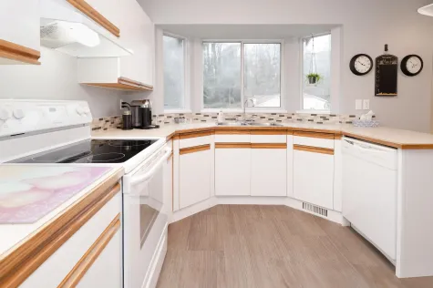 22528 BRICKWOOD CLOSE image #3