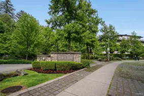 414 7418 BYRNEPARK WALK, Burnaby, BC