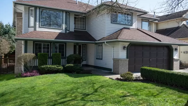 8536 214 STREET image #1