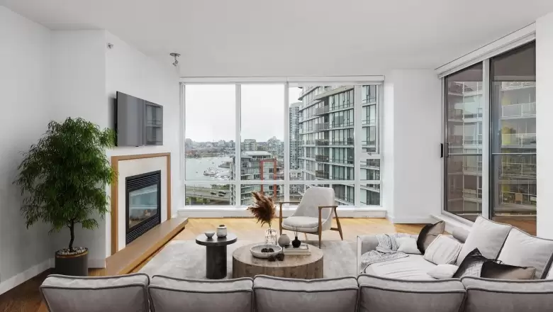 2205 8 SMITHE MEWS image #1