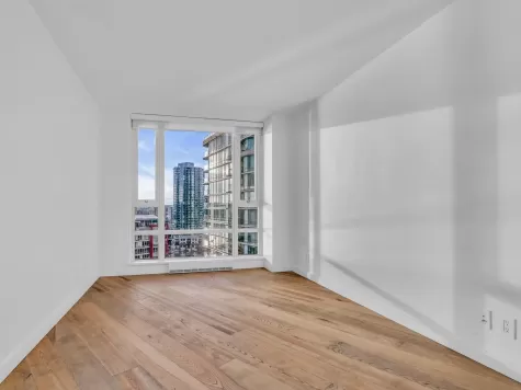 2205 8 SMITHE MEWS image #3