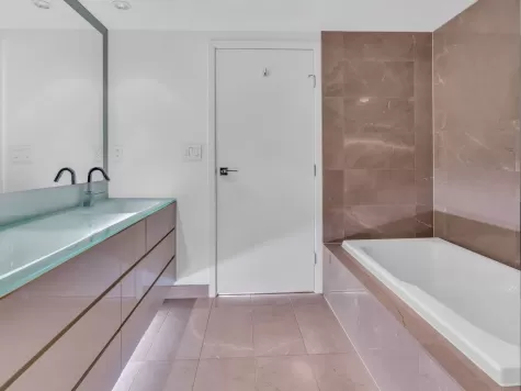 2205 8 SMITHE MEWS image #4