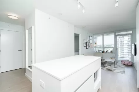 2810 908 QUAYSIDE DRIVE image #1