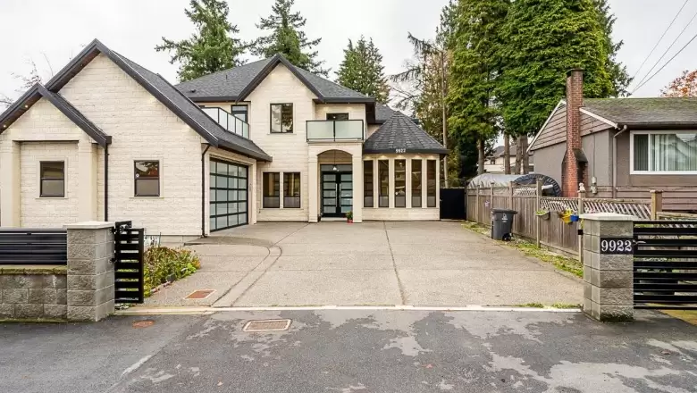 9922 124 STREET image #1