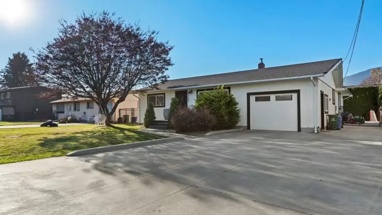 6365 UNDERHILL DRIVE image #1