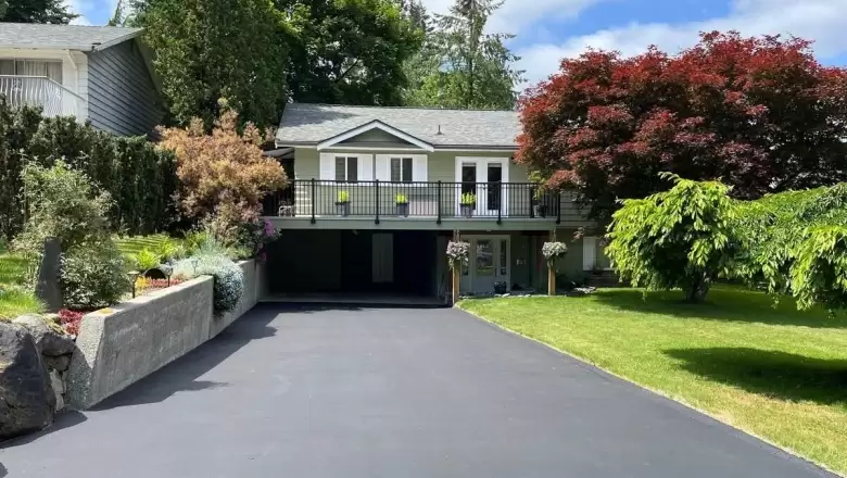 864 BAKER DRIVE image #1