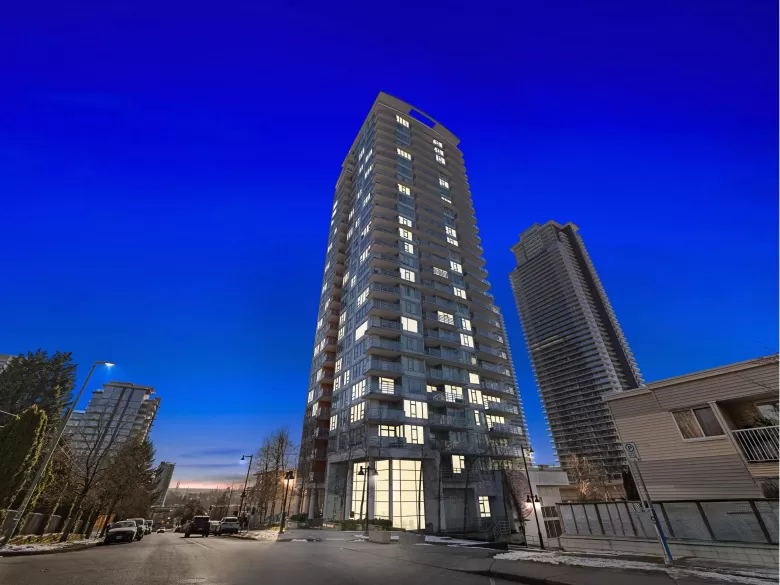 2101 530 WHITING WAY image #1