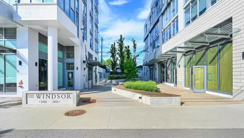 306 2435 KINGSWAY image #1