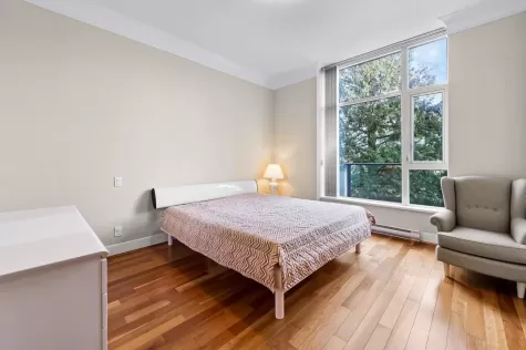 610 4759 VALLEY DRIVE image #1
