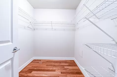 610 4759 VALLEY DRIVE image #2