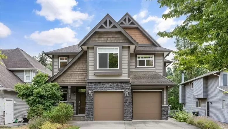 2333 CAMERON CRESCENT image #1