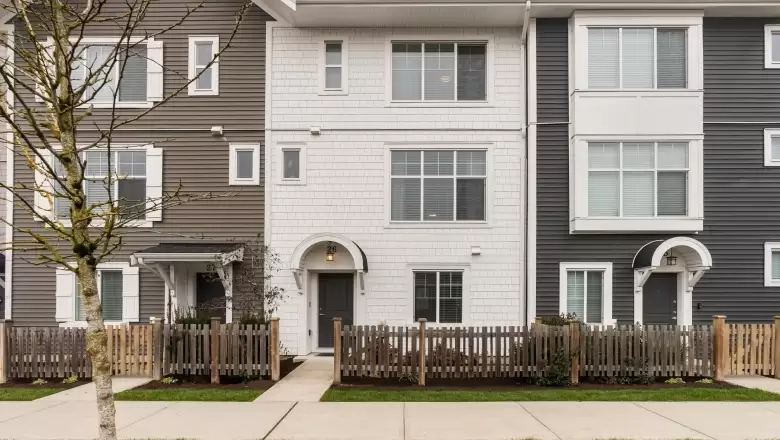 26 20451 84 AVENUE image #1