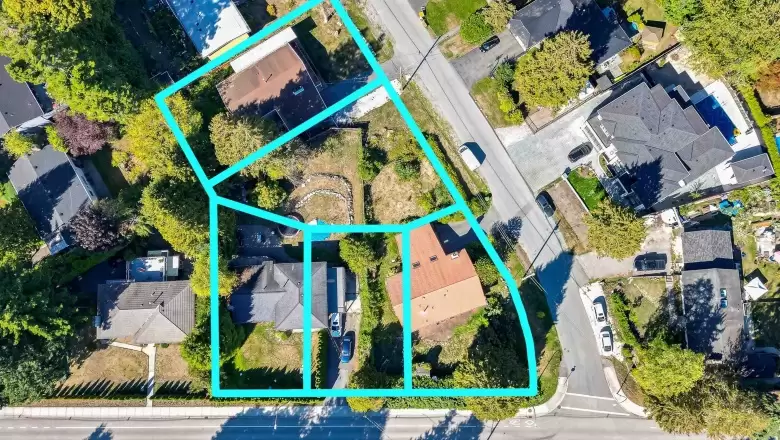 4965 8A AVENUE image #1