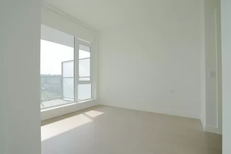 1104 699 WHITING WAY image #2